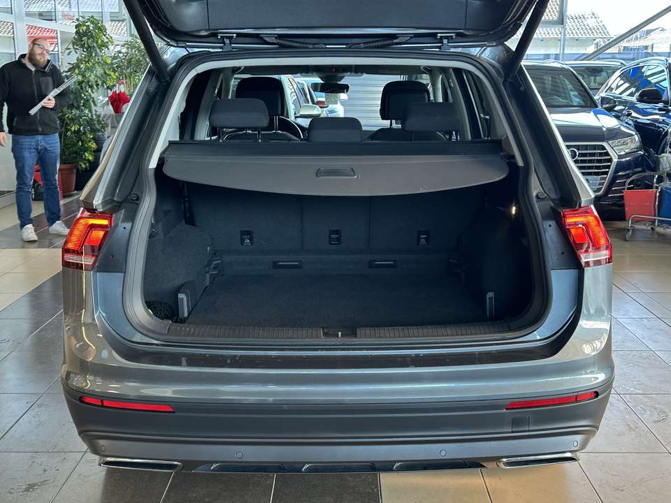 Volkswagen Tiguan Allspace - Imagem 6