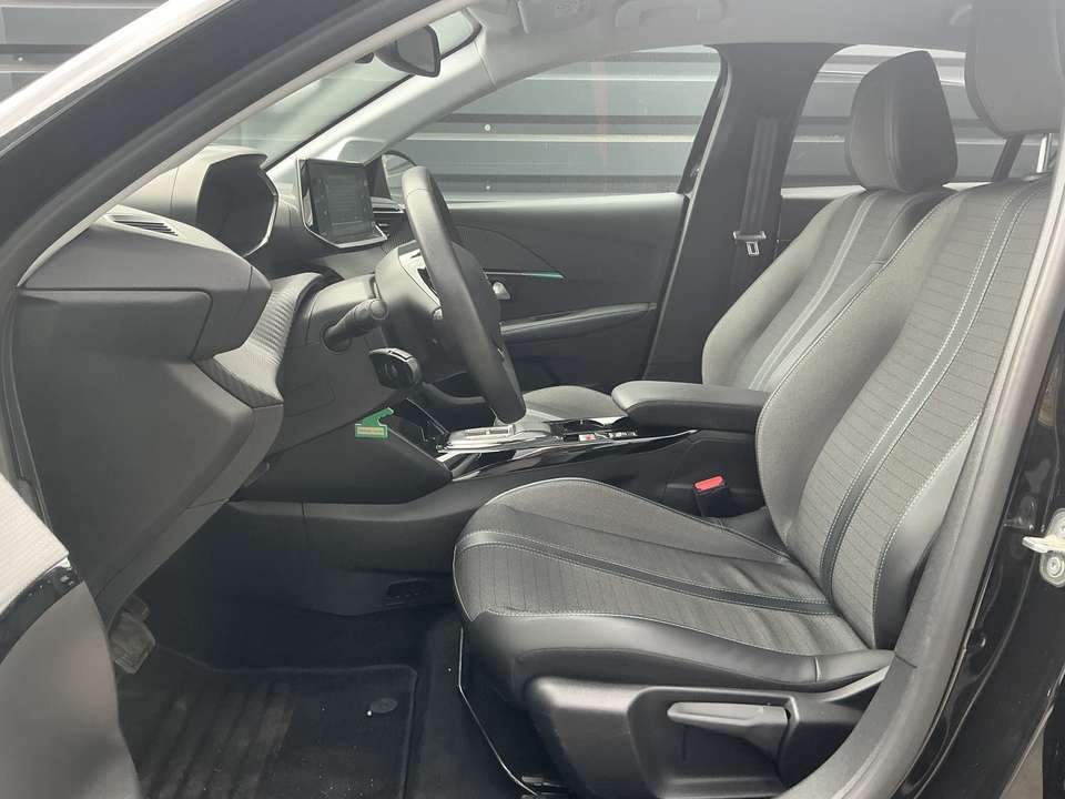 Peugeot e-208 - Imagem 5
