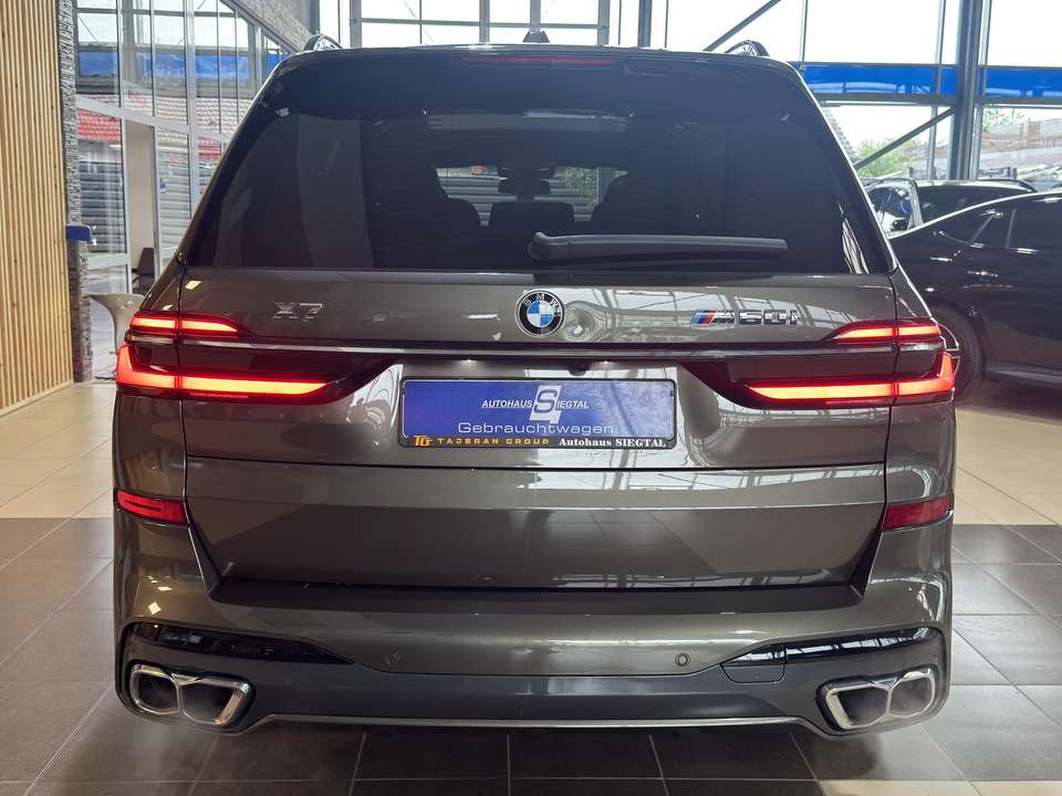 BMW X7 M - Imagem 5