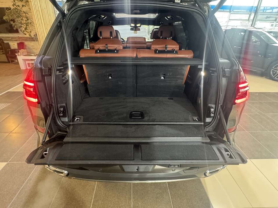 BMW X7 M - Imagem 7