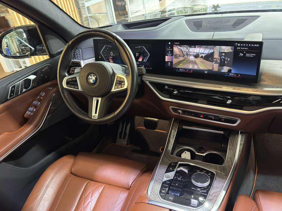 BMW X7 M - Imagem 10