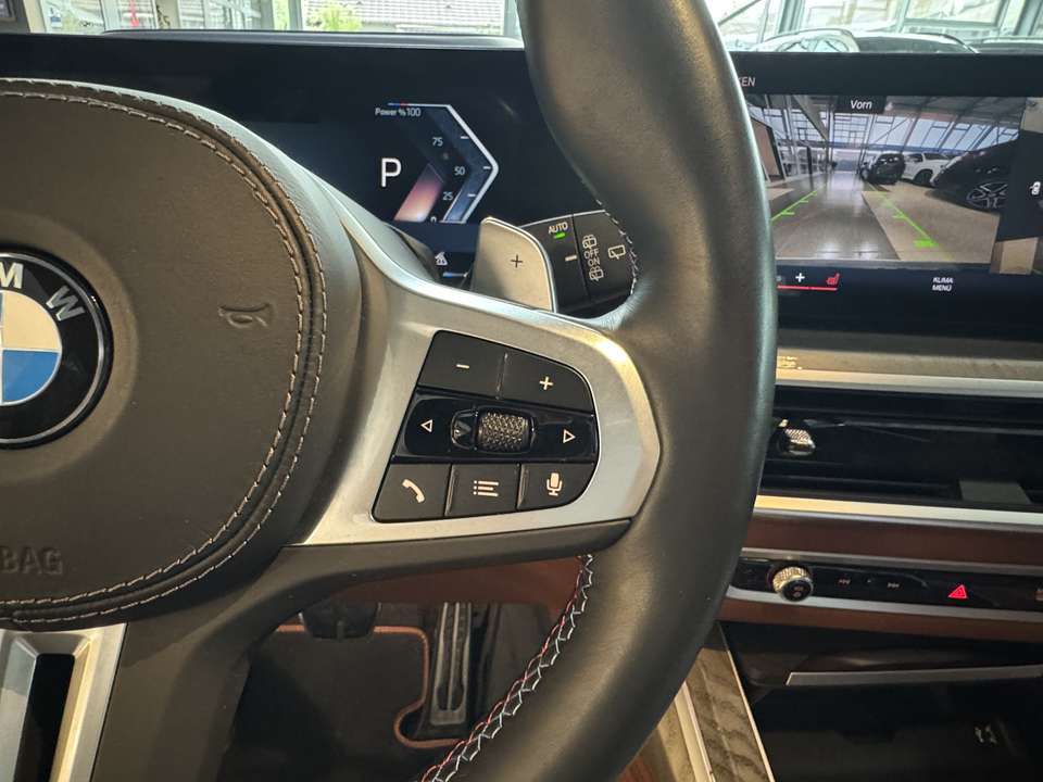 BMW X7 M - Imagem 14