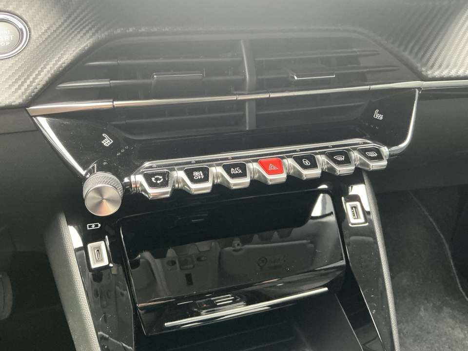 Peugeot e-208 - Imagem 15