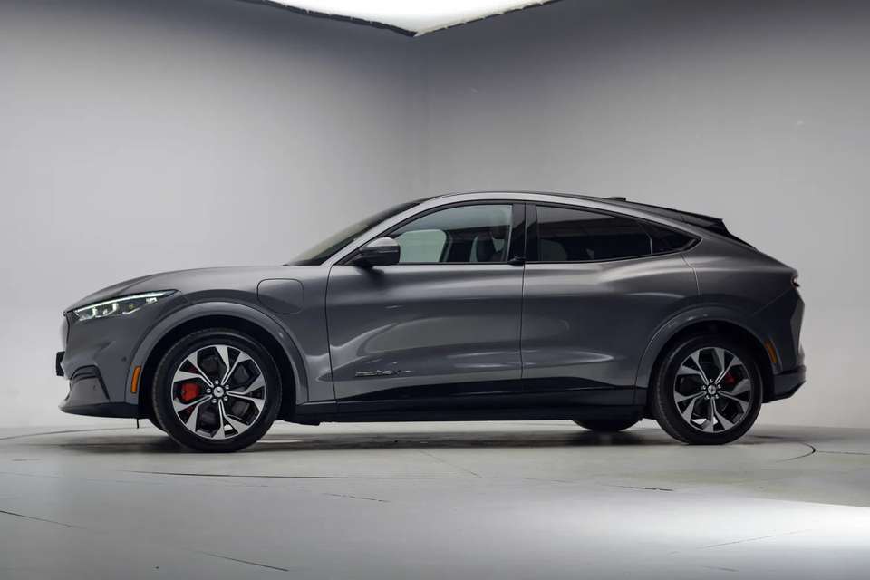 Ford Mustang Mach-E - Imagem 2