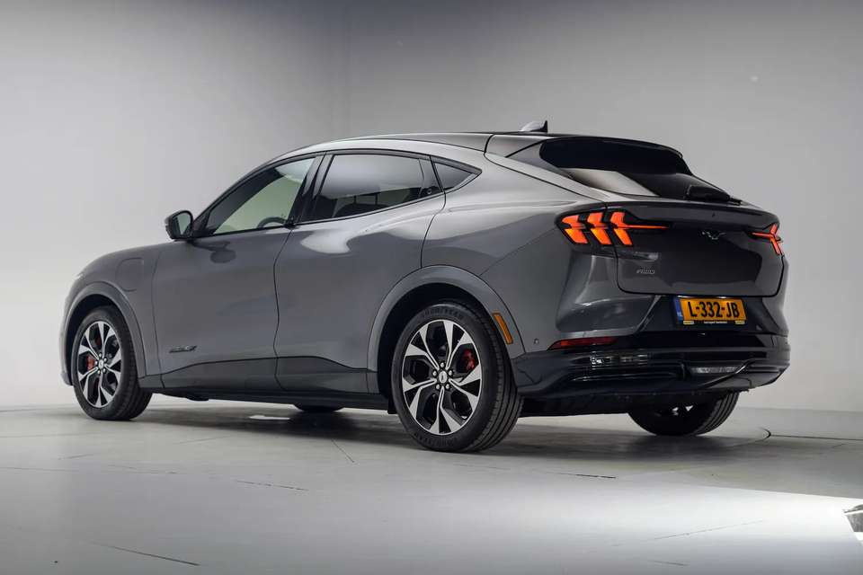 Ford Mustang Mach-E - Imagem 3