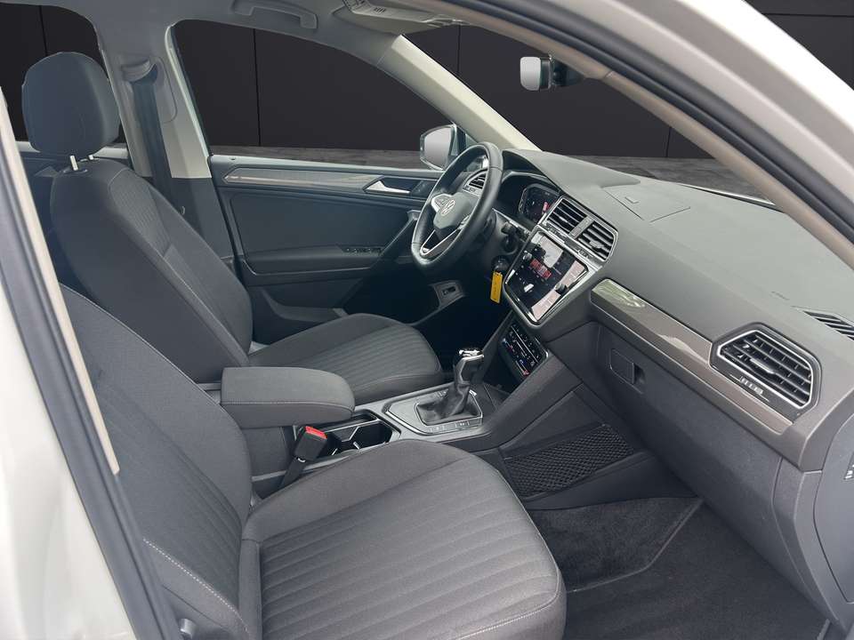 Volkswagen Tiguan Allspace - Imagem 12
