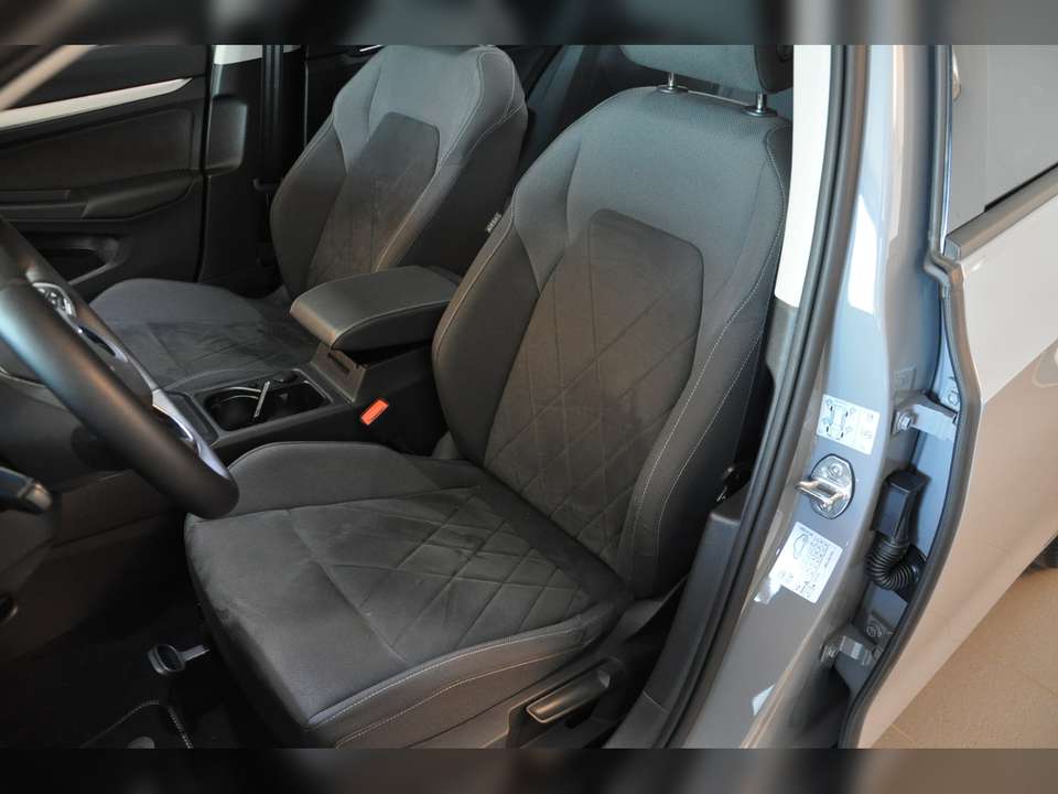 Volkswagen Golf Variant - Imagem 7