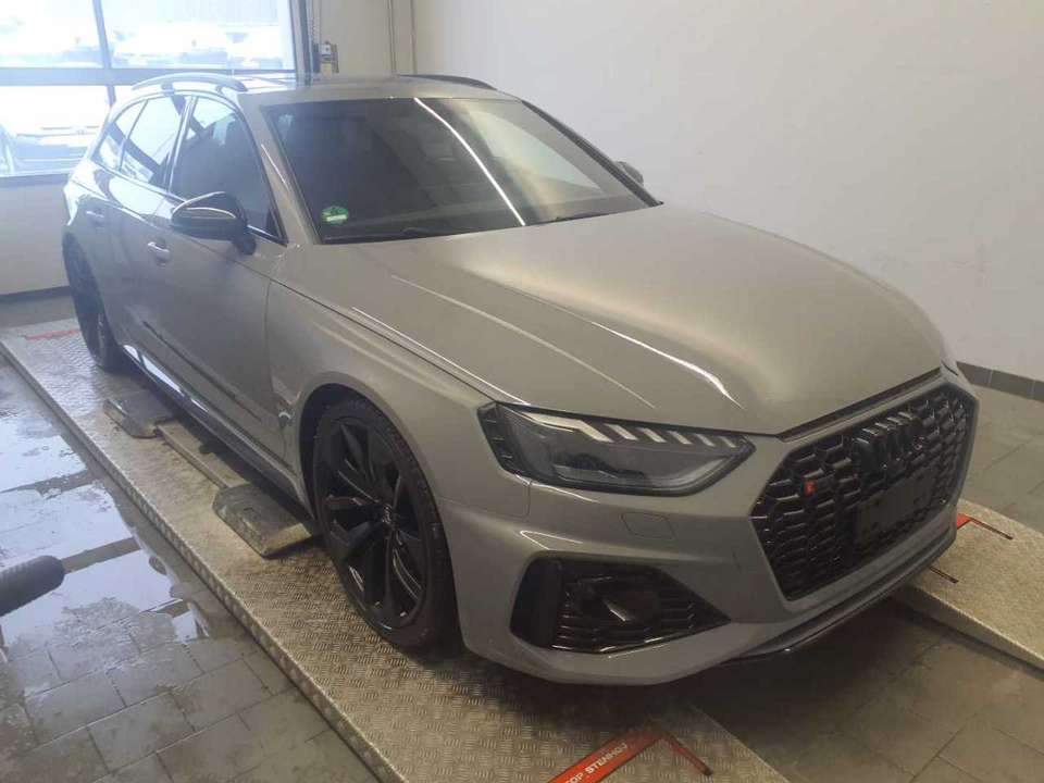Audi RS4 - Imagem 3