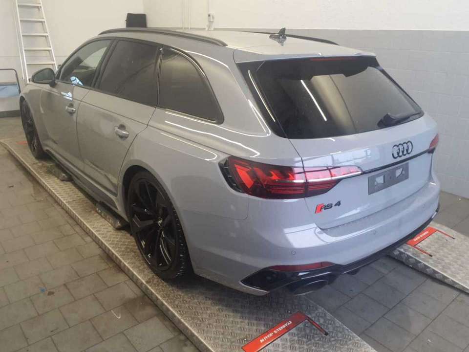 Audi RS4 - Imagem 4