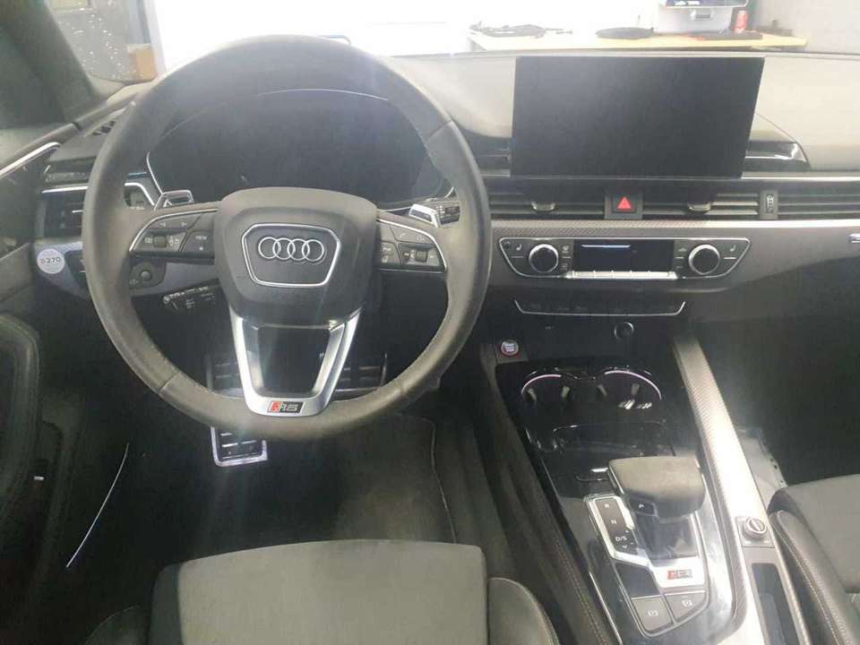 Audi RS4 - Imagem 8