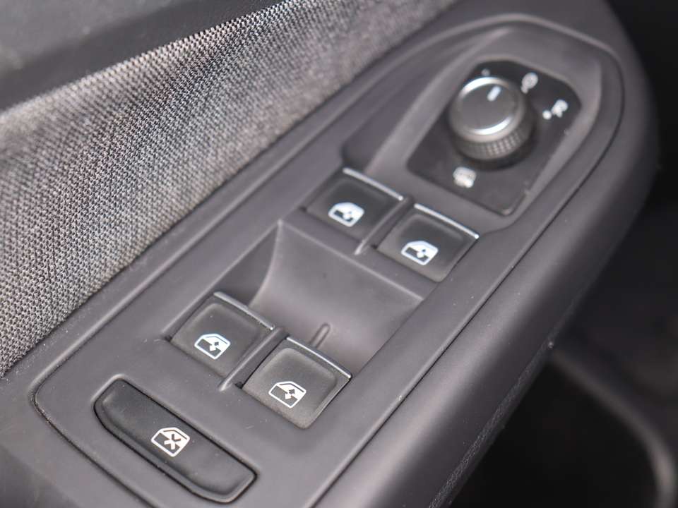 Volkswagen Golf Variant - Imagem 13