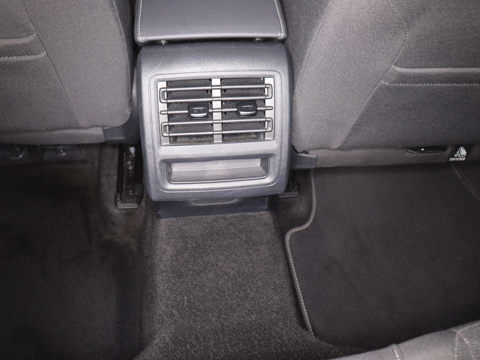 Volkswagen Golf Variant - Imagem 15
