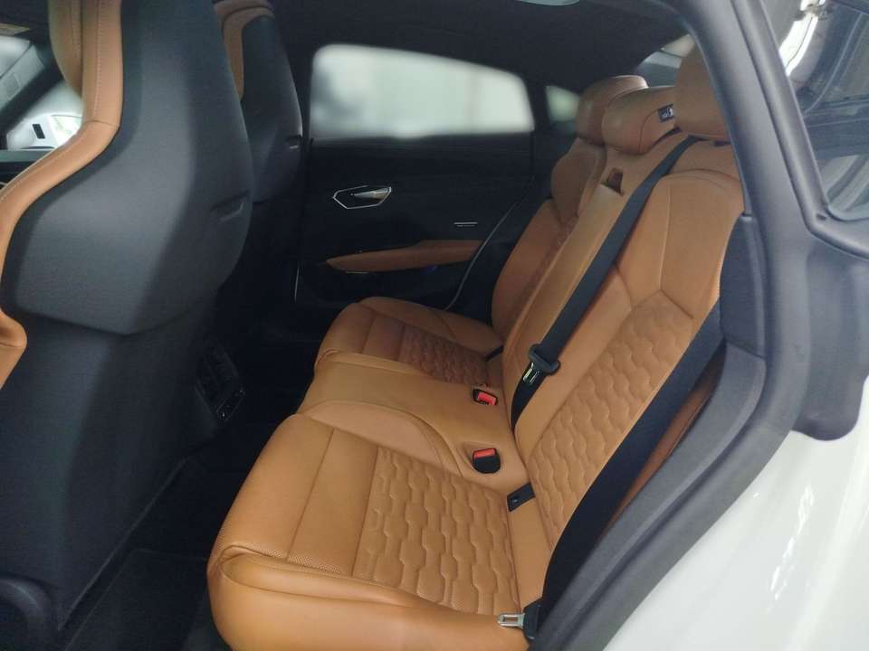 Audi RS e-tron GT - Imagem 10