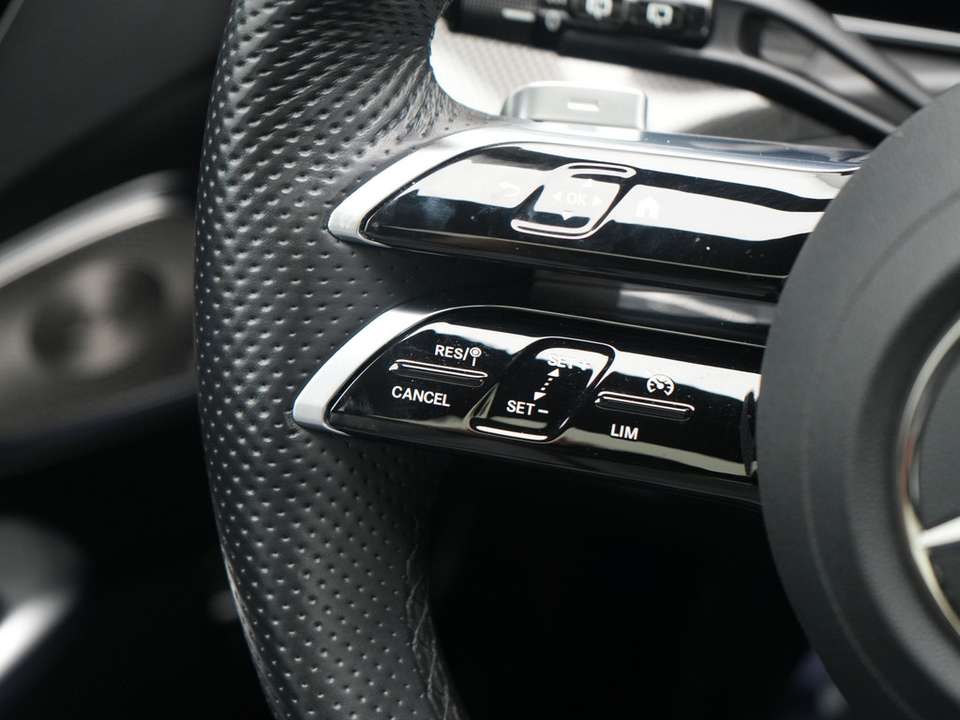 Mercedes-Benz C 300 - Imagem 9