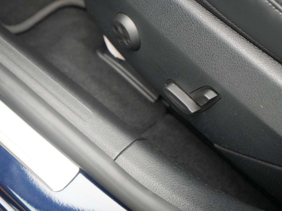 Mercedes-Benz C 300 - Imagem 14