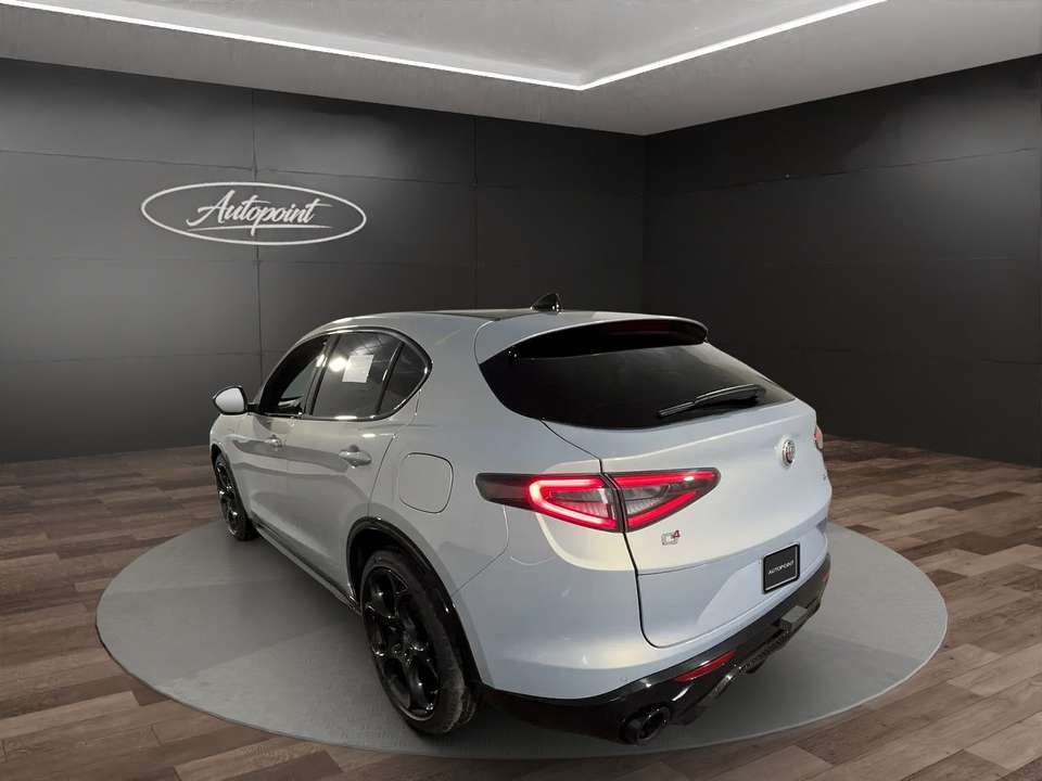 Alfa Romeo Stelvio - Imagem 5