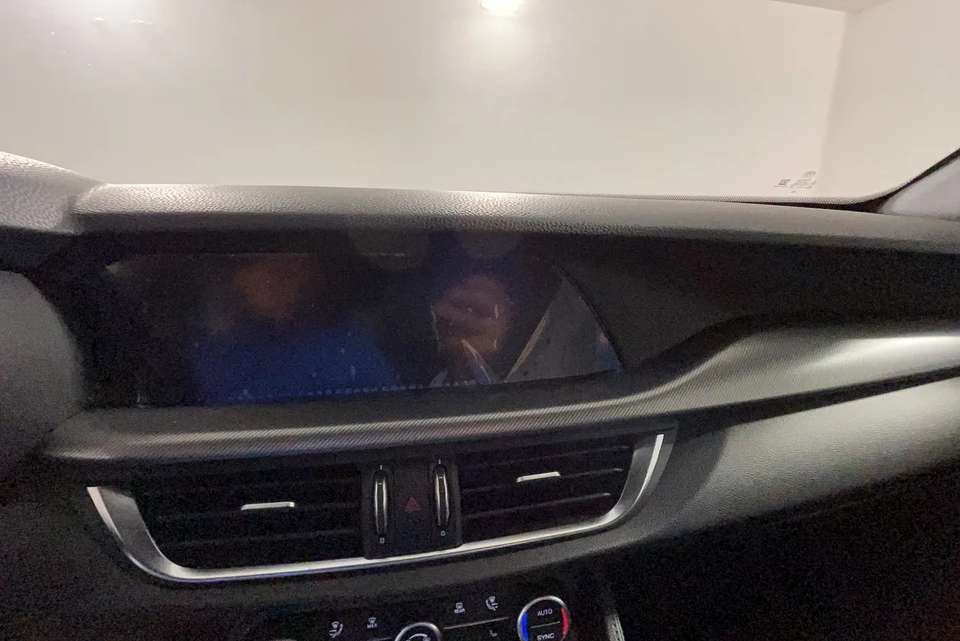 Alfa Romeo Stelvio - Imagem 8