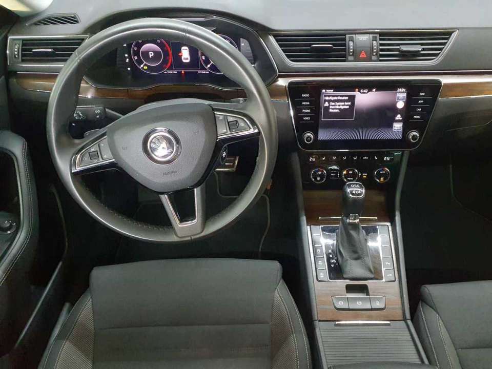 Skoda Superb - Imagem 7