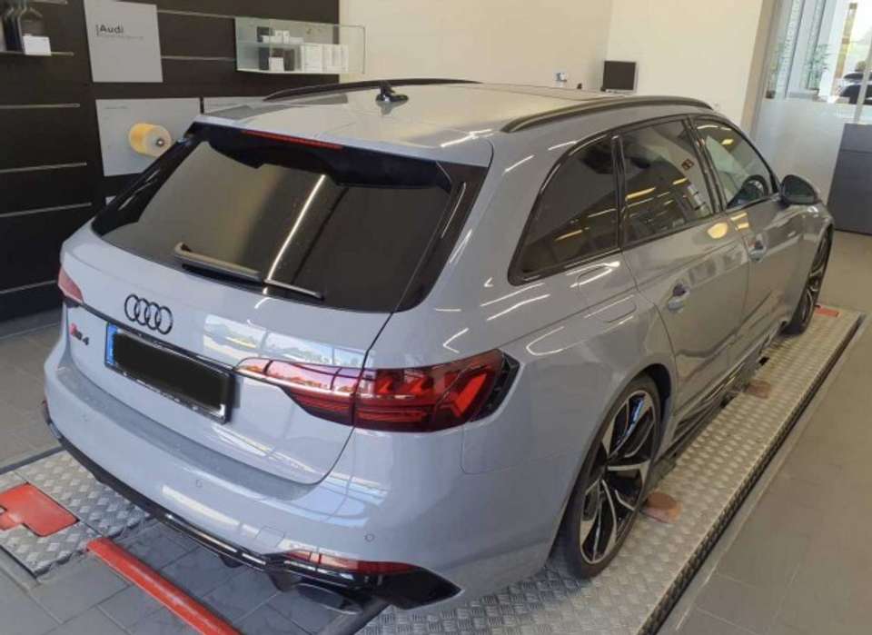 Audi RS4 - Imagem 2