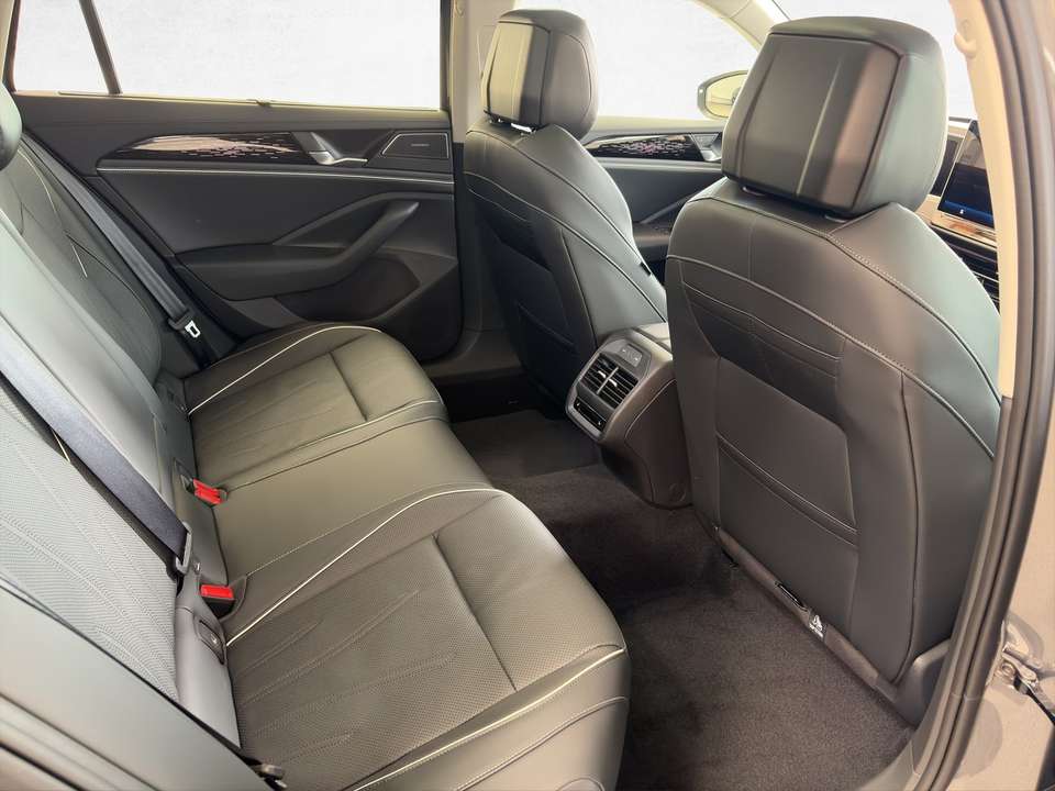 Volkswagen Passat Variant - Imagem 10