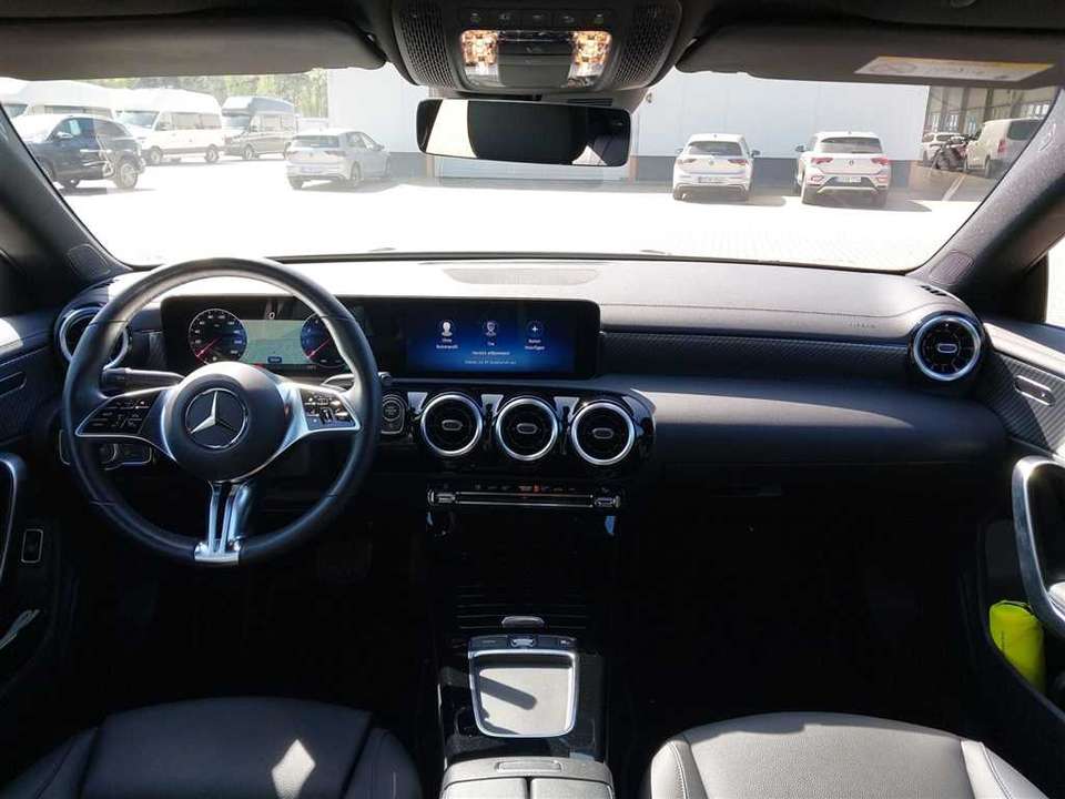 Mercedes-Benz CLA 180 - Imagem 12