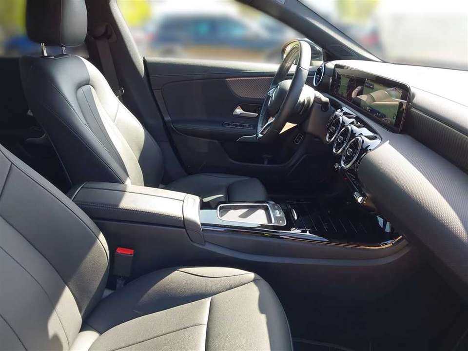 Mercedes-Benz CLA 180 - Imagem 15