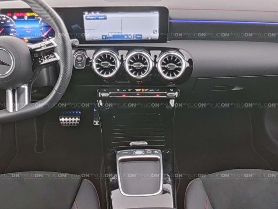 Mercedes-Benz CLA 180 - Imagem 8