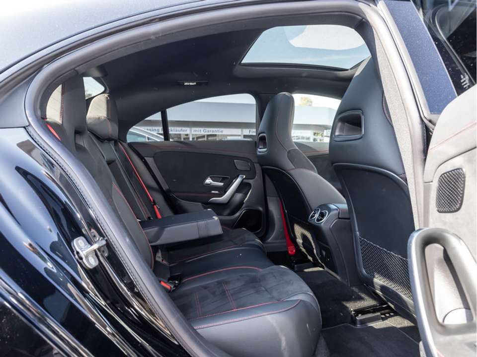 Mercedes-Benz CLA 35 AMG - Imagem 8