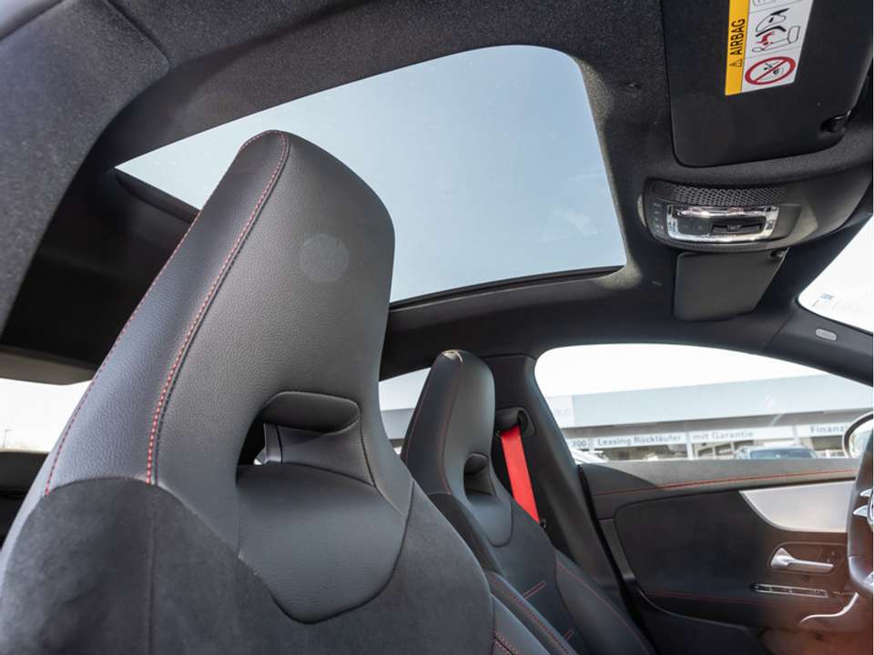 Mercedes-Benz CLA 35 AMG - Imagem 9