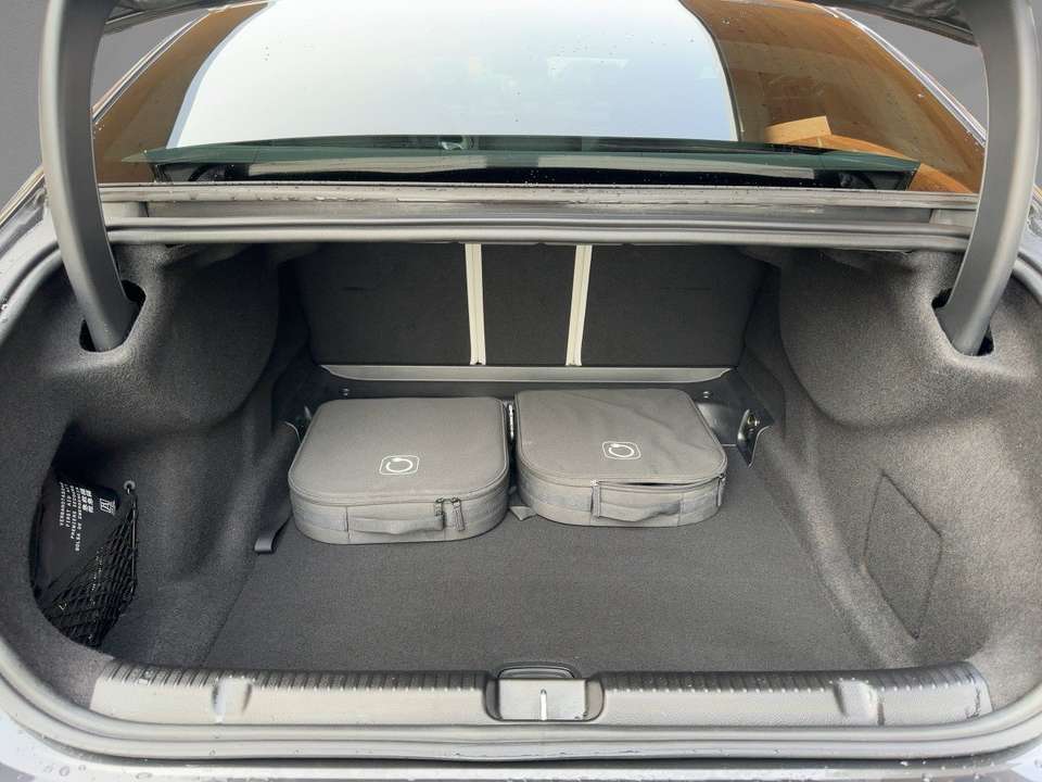 Mercedes-Benz EQE 350 - Imagem 7