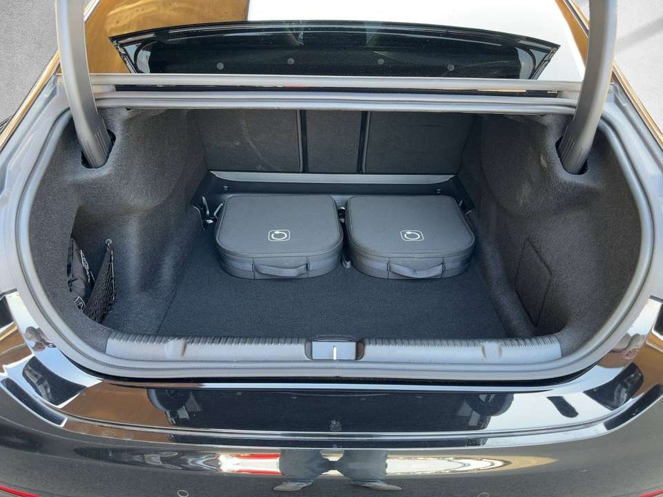 Mercedes-Benz EQE 350 - Imagem 7