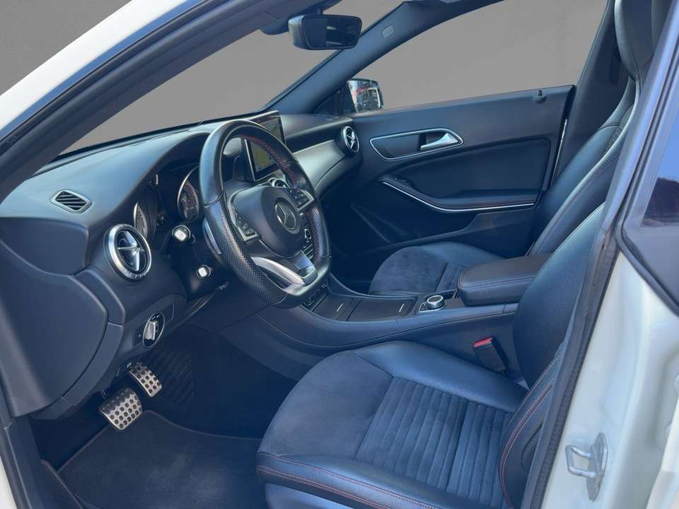 Mercedes-Benz CLA 180 - Imagem 8