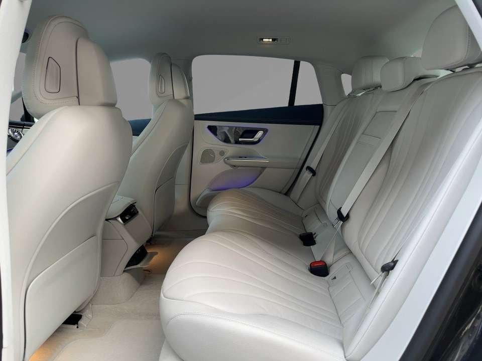 Mercedes-Benz EQE 350 - Imagem 9