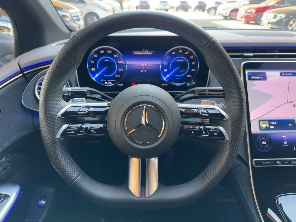 Mercedes-Benz EQE 350 - Imagem 11