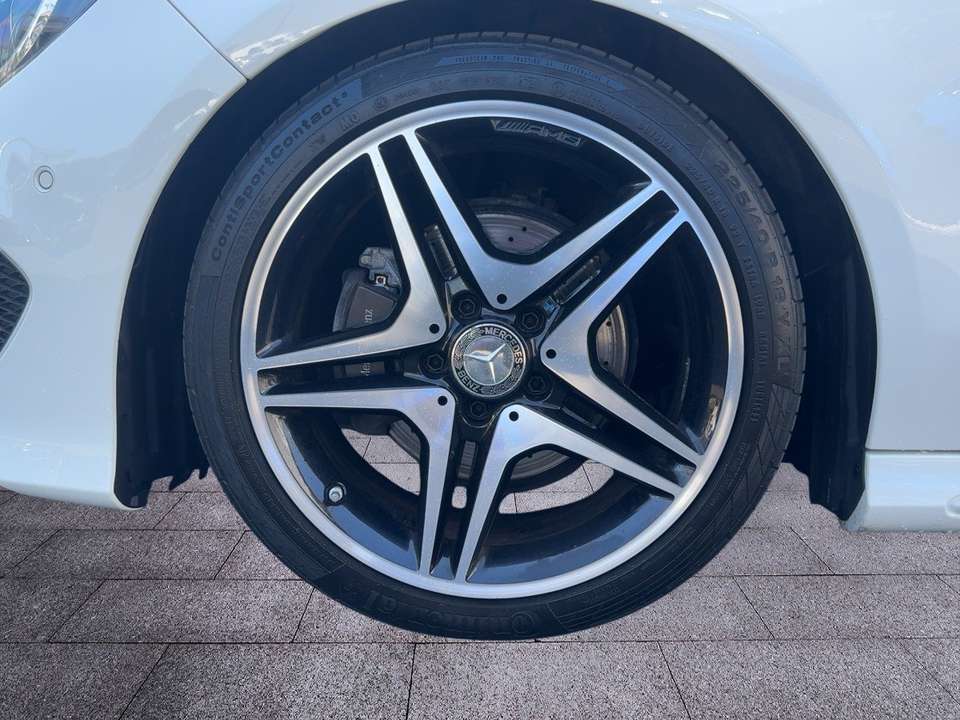 Mercedes-Benz CLA 180 - Imagem 13