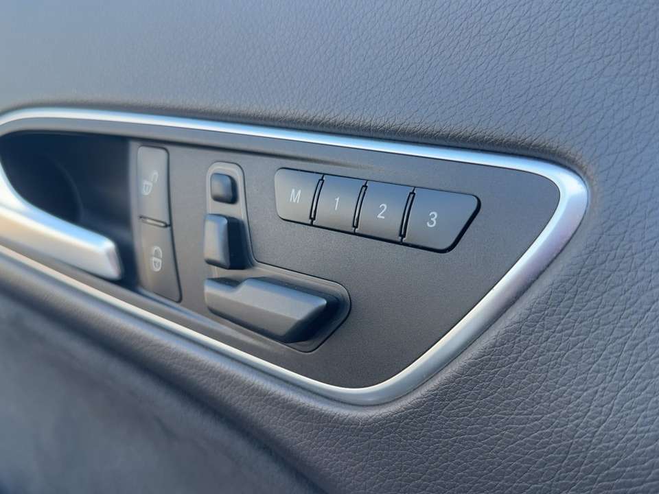 Mercedes-Benz CLA 180 - Imagem 15