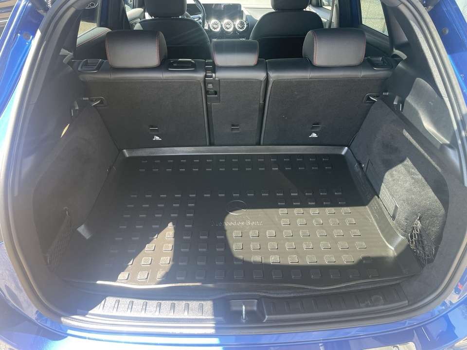 Mercedes-Benz EQA 350 - Imagem 6