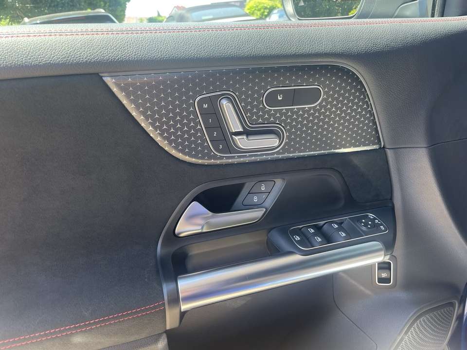 Mercedes-Benz EQA 350 - Imagem 10