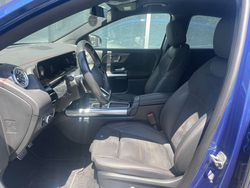 Mercedes-Benz EQA 350 - Imagem 11