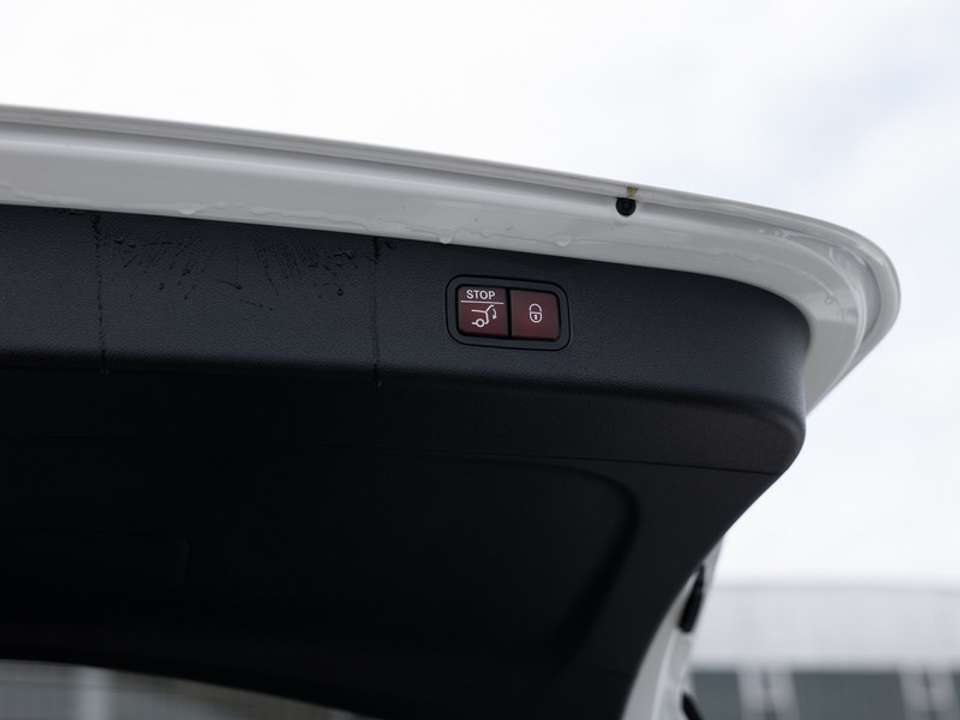 Mercedes-Benz E 220 - Imagem 8