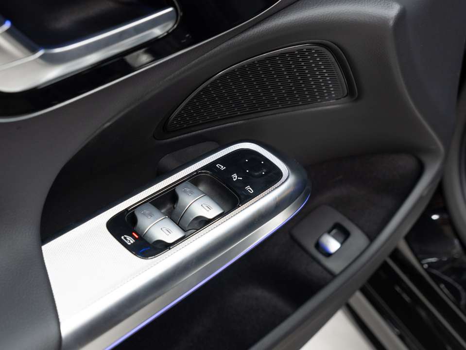 Mercedes-Benz E 220 - Imagem 8