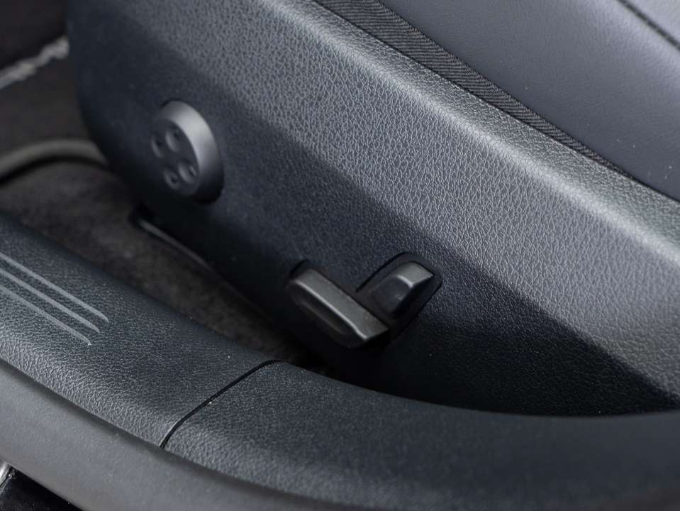 Mercedes-Benz E 220 - Imagem 9