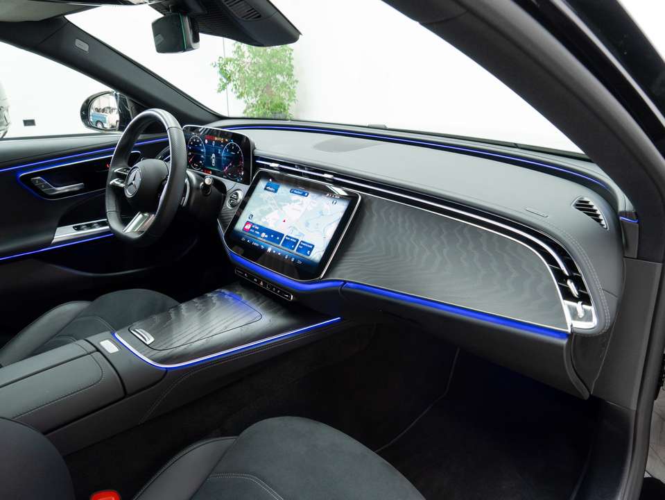 Mercedes-Benz E 220 - Imagem 11