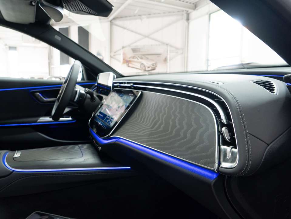 Mercedes-Benz E 220 - Imagem 12