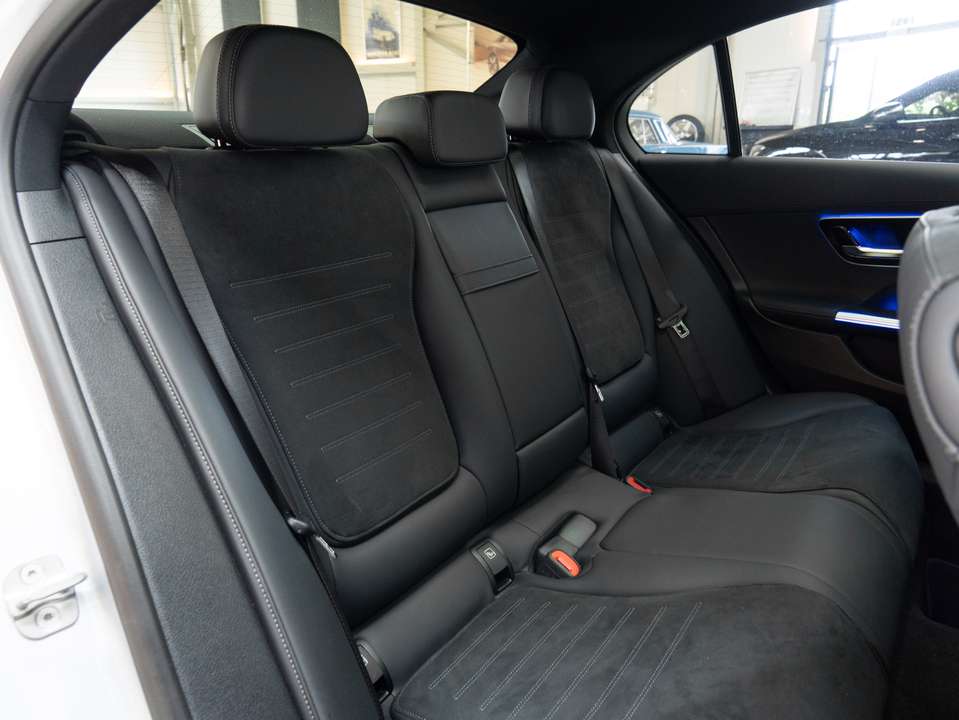 Mercedes-Benz C 180 - Imagem 14