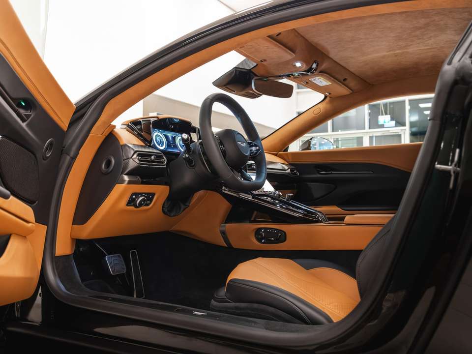 Aston Martin Vantage - Imagem 4