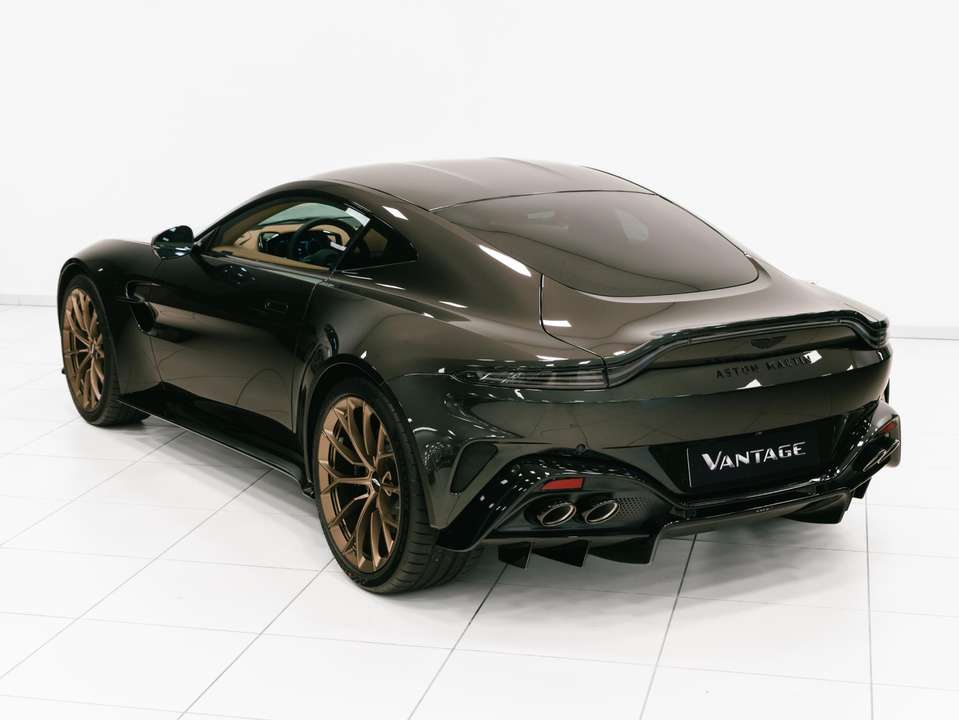Aston Martin Vantage - Imagem 13