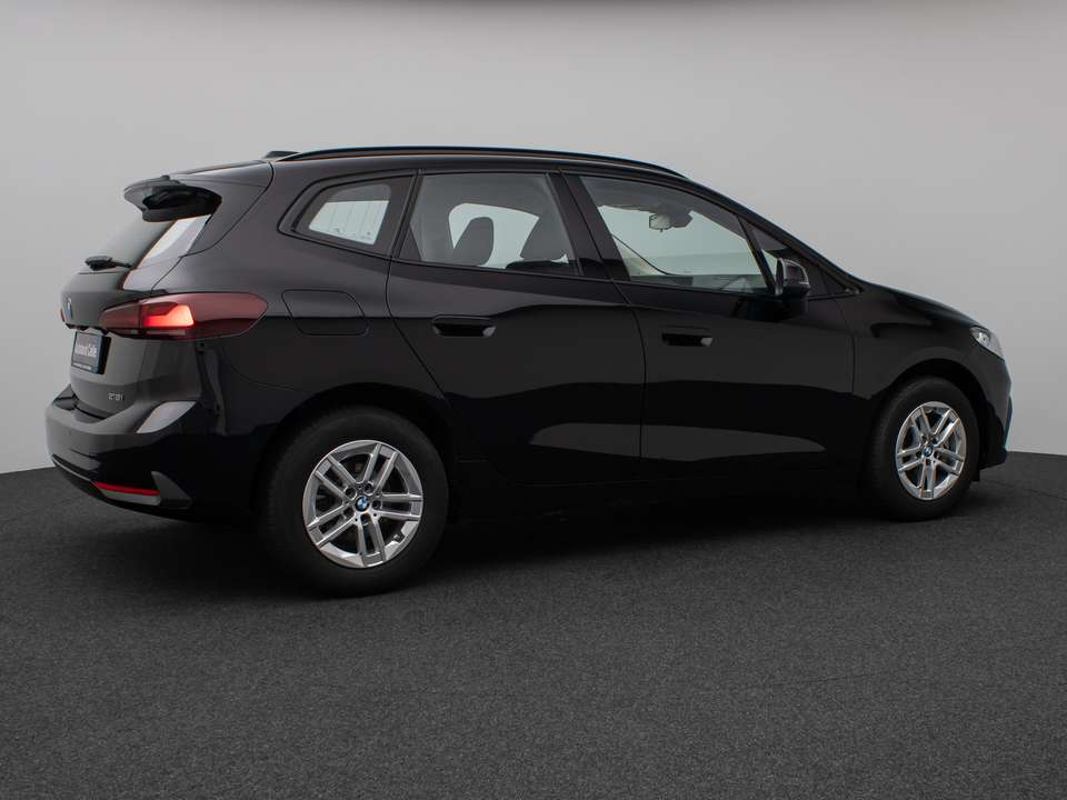 BMW 216 - Imagem 6