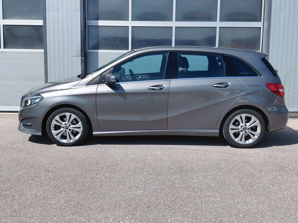Mercedes-Benz B 180 - Imagem 2