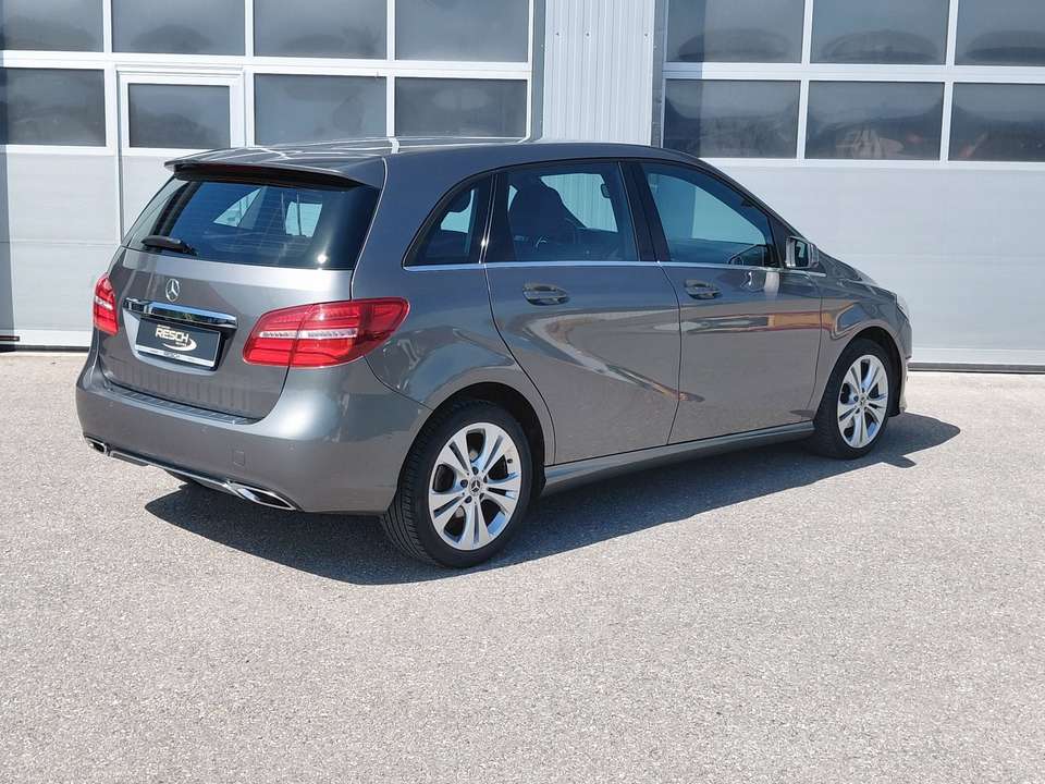 Mercedes-Benz B 180 - Imagem 6